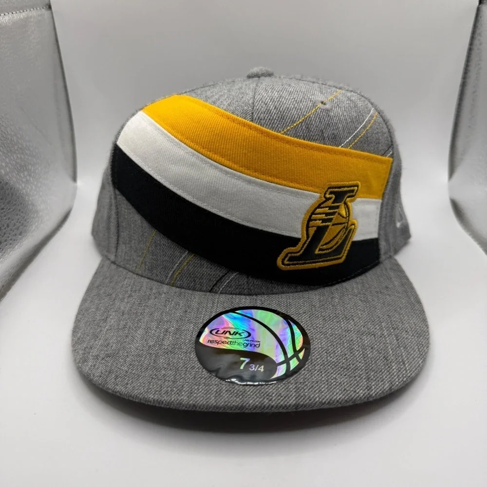 UNK NBA Los Angeles Lakers 7 3/4 Gray/Yellow/Black NBA Fitted‎ Cap